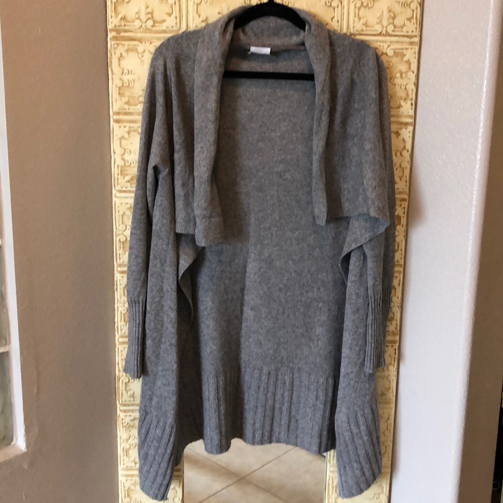 EUC. Oui Moments Gray Cardigan.
